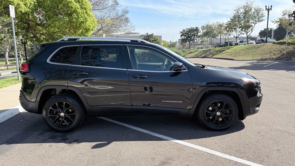 Used 2016 Jeep Cherokee Latitude 4D Sport Utility