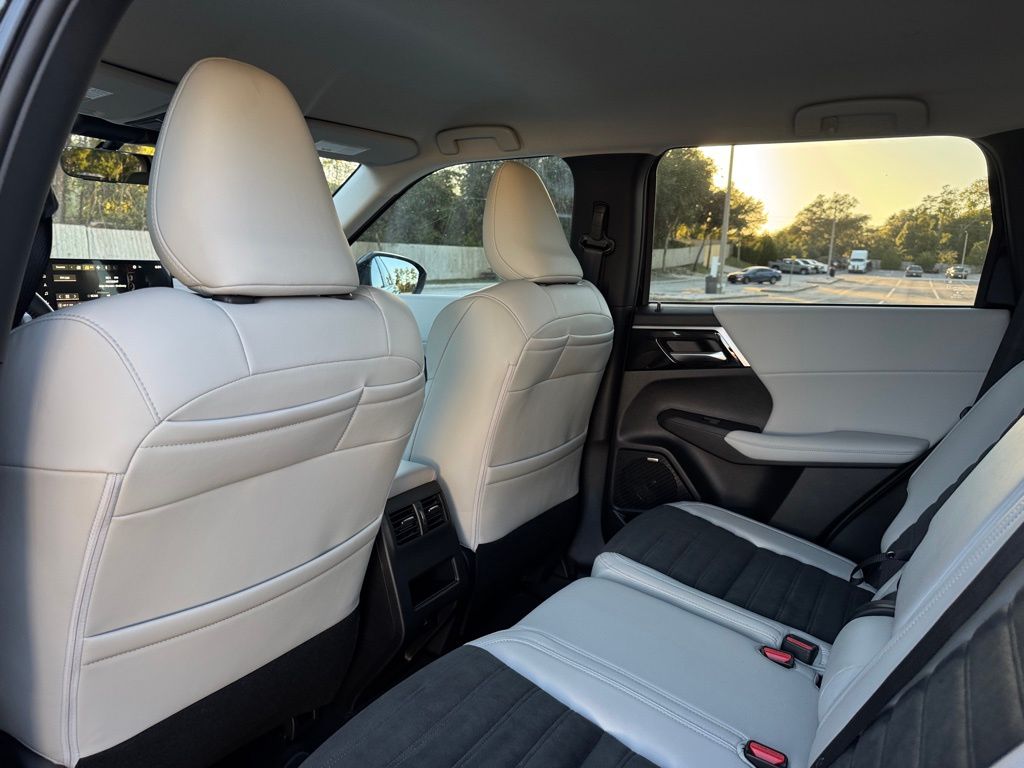 New 2025 Mitsubishi Outlander SUV