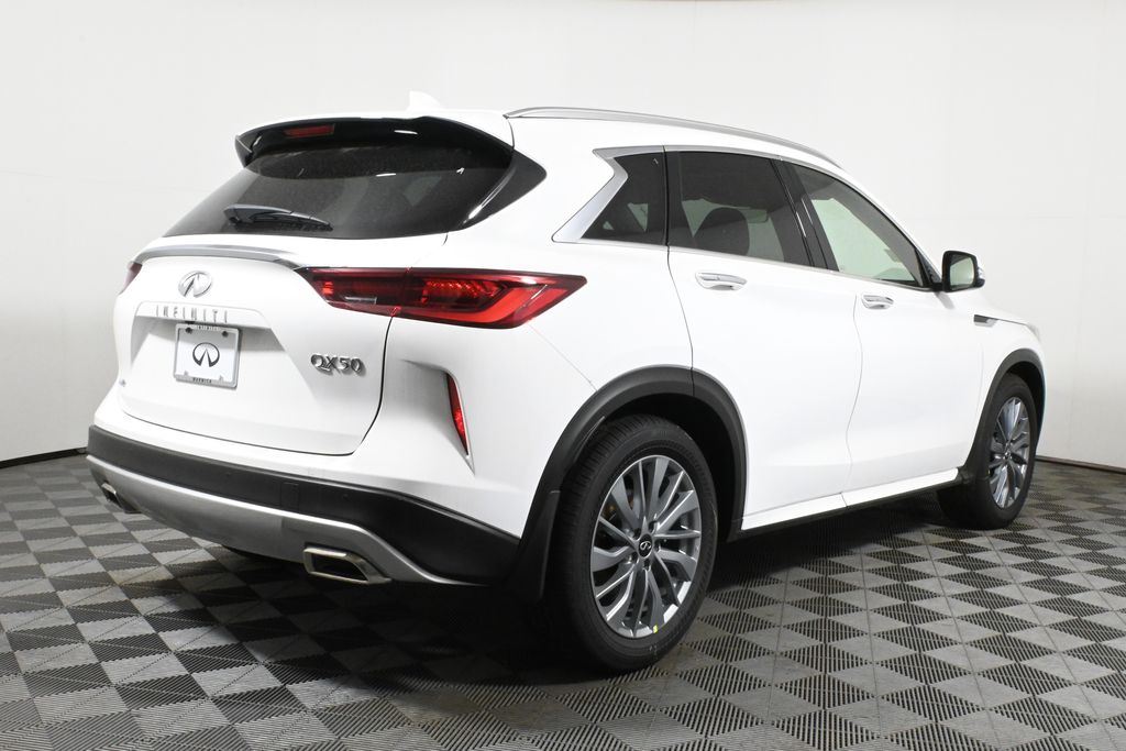 Thumbnail: 2025 INFINITI QX50 - 7