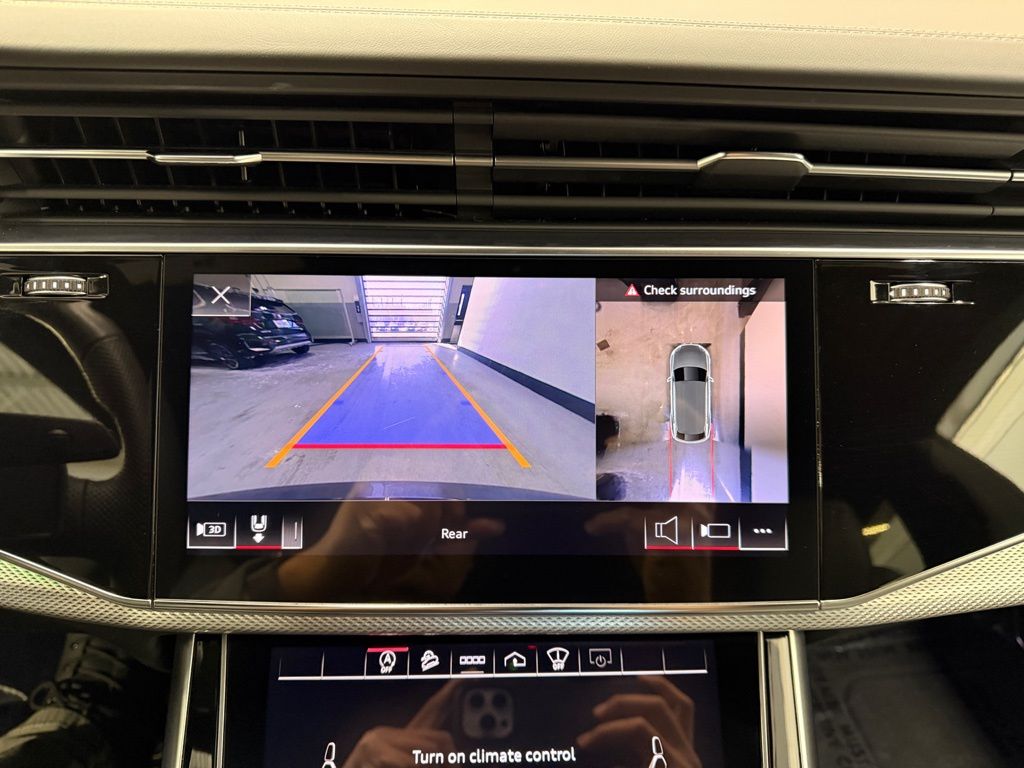 Thumbnail: 2021 Audi SQ8 - 17