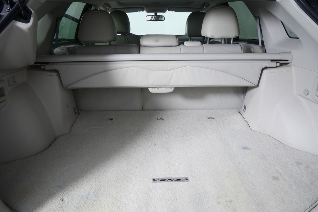 Thumbnail: 2010 Toyota Venza - 17