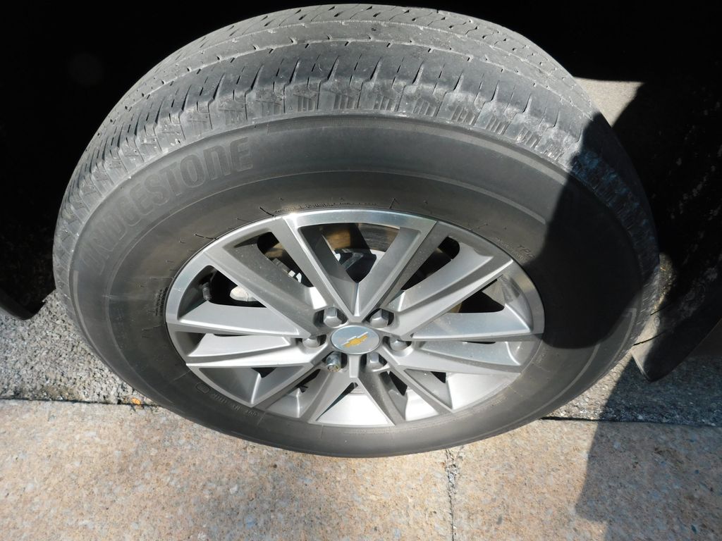 Thumbnail: 2023 Chevrolet Traverse - 7