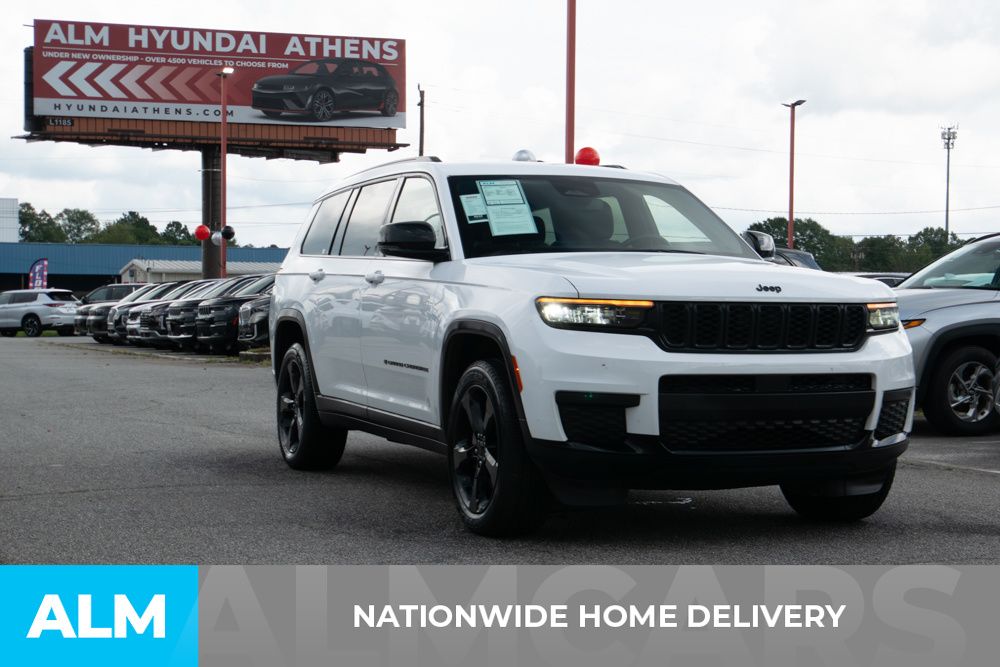 2023 Jeep Grand Cherokee Altitude photo 4