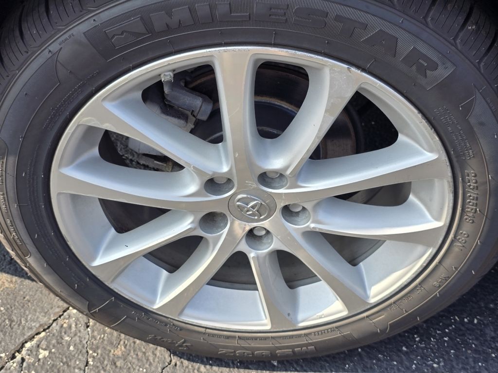 Used 2013 Black Toyota XLE Touring image 9