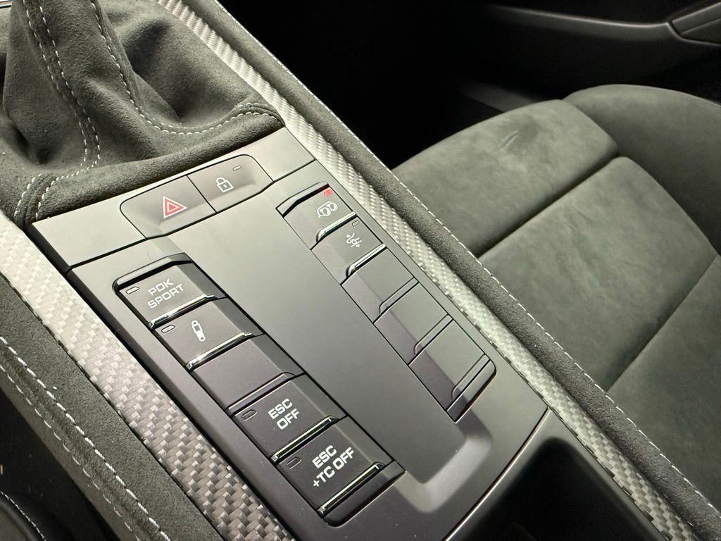 Thumbnail: 2025 Porsche  - 16