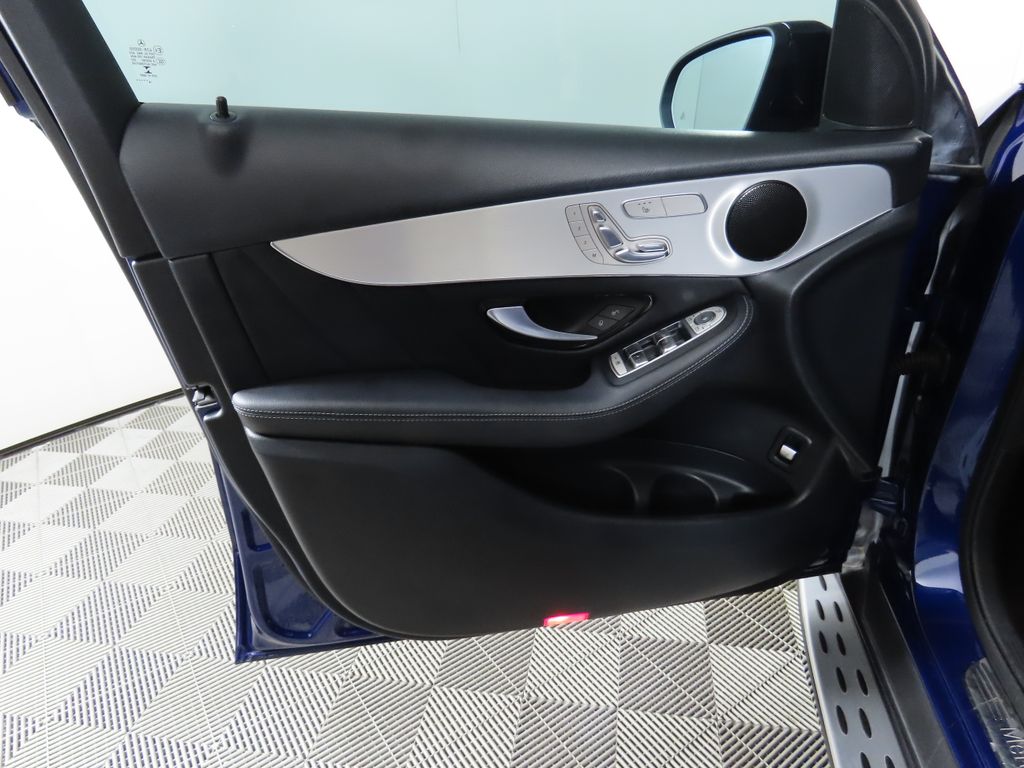 2019 Mercedes-Benz GLC 300 24