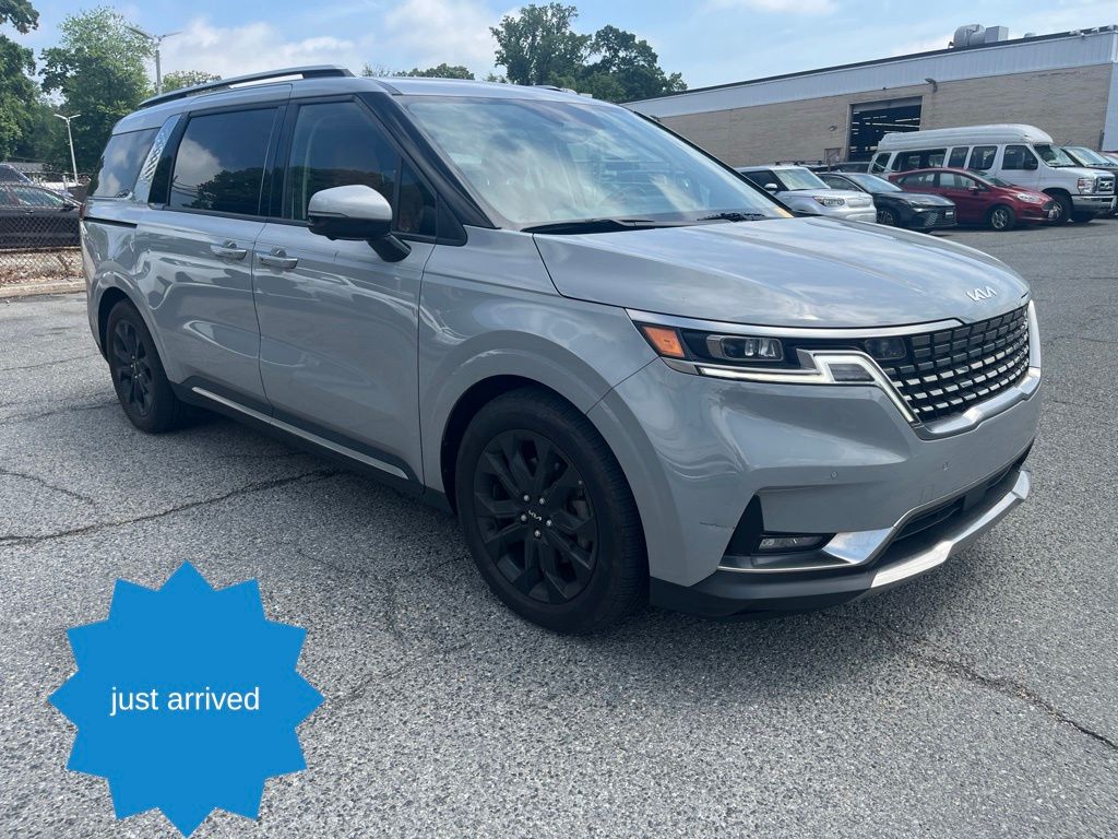 Ceramic Silver 2024 Kia Carnival SX Prestige FWD Minivan Front-Wheel Drive 8-Speed Automatic