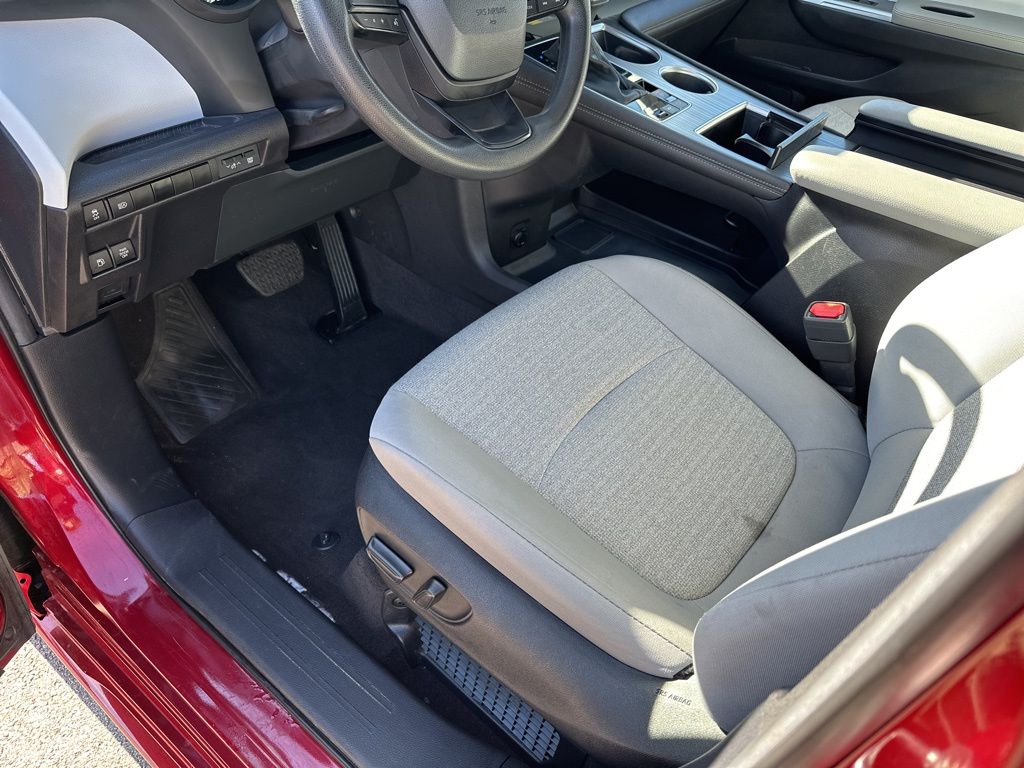 Used Car 2025 Toyota Sienna  Le For Sale Under $40,000 In Austin, Texas