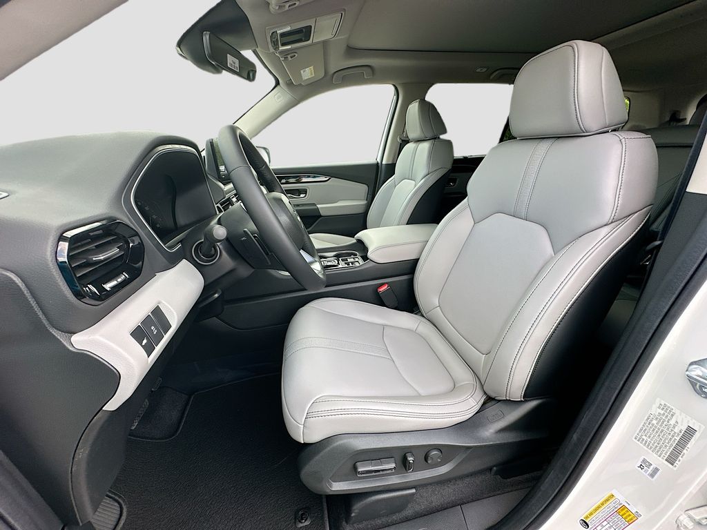 2025 Honda Pilot Touring 16