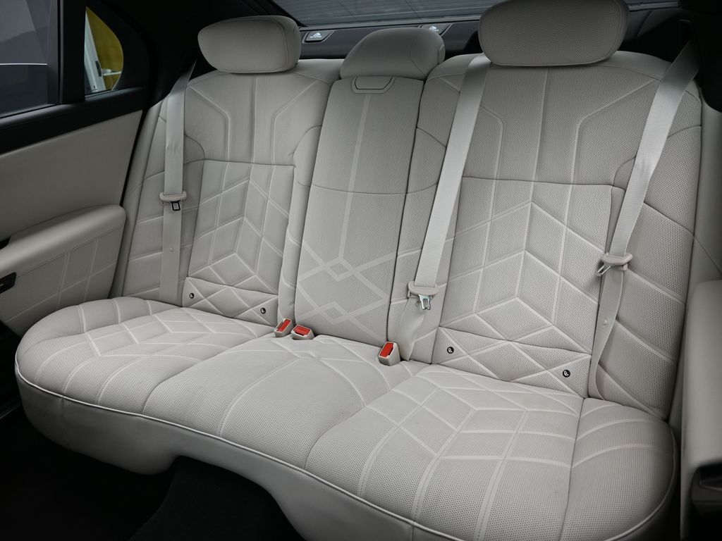 2024 BMW 760i xDrive