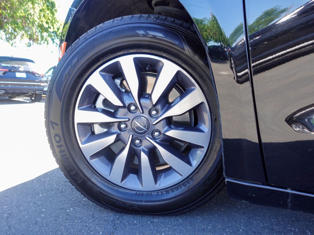 Used 2024 Black Chrysler Select image 8