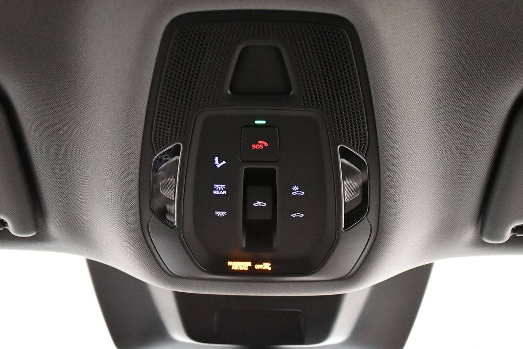 Thumbnail: 2025 Audi Q6 e-tron - 18