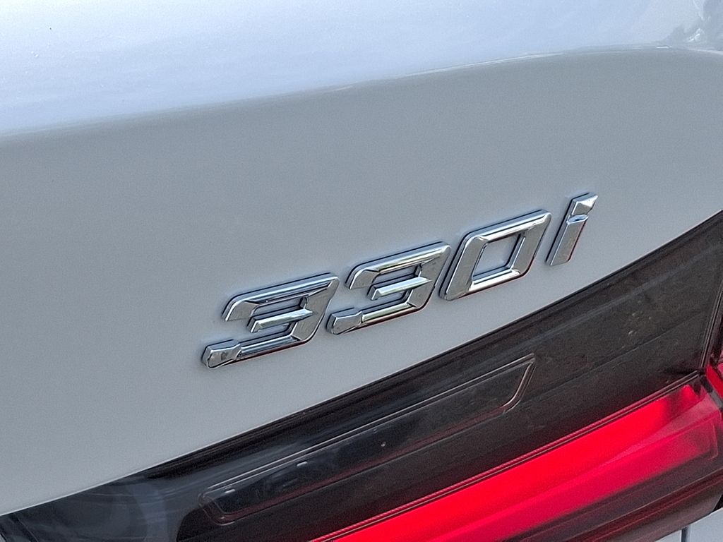 2022 BMW 3 Series 330i xDrive 32