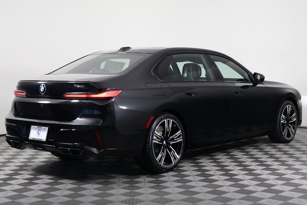 Thumbnail: 2026 BMW 7 Series - 2