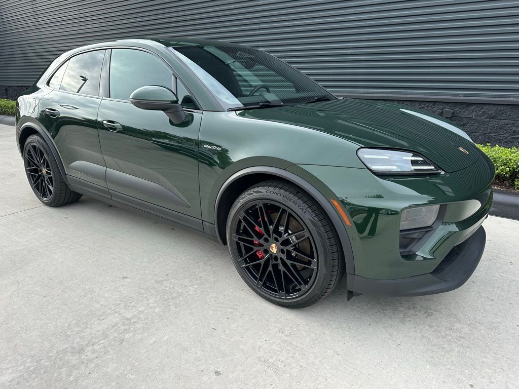 Thumbnail: 2025 Porsche Macan - 11