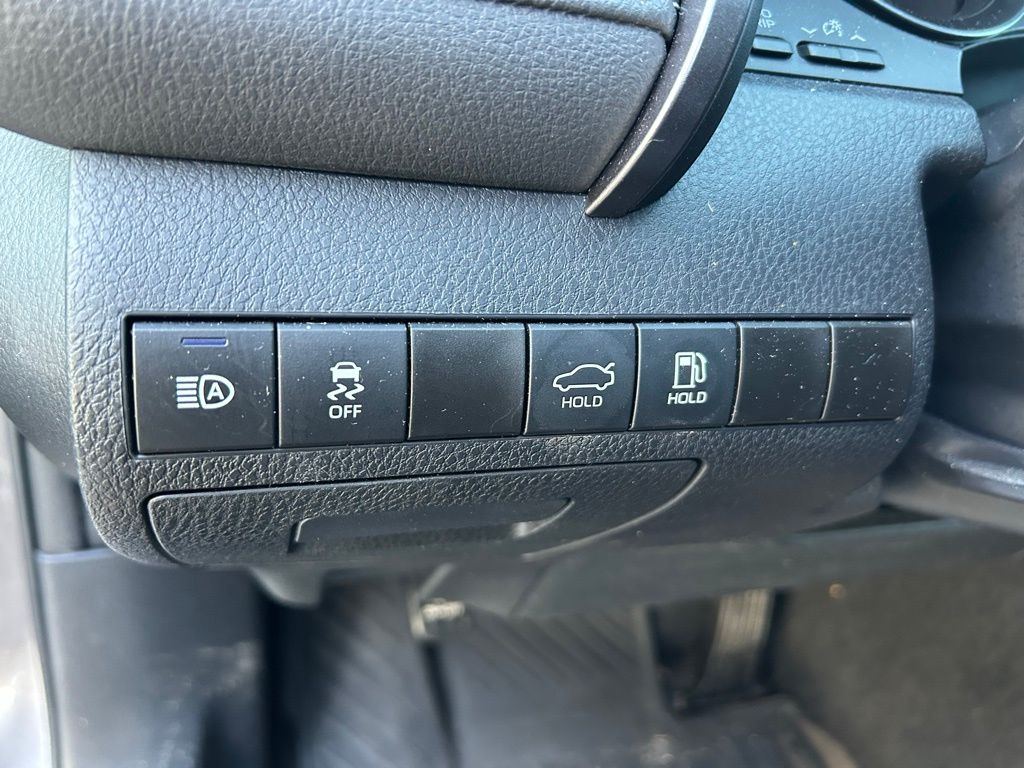 Thumbnail: 2024 Toyota Camry - 18