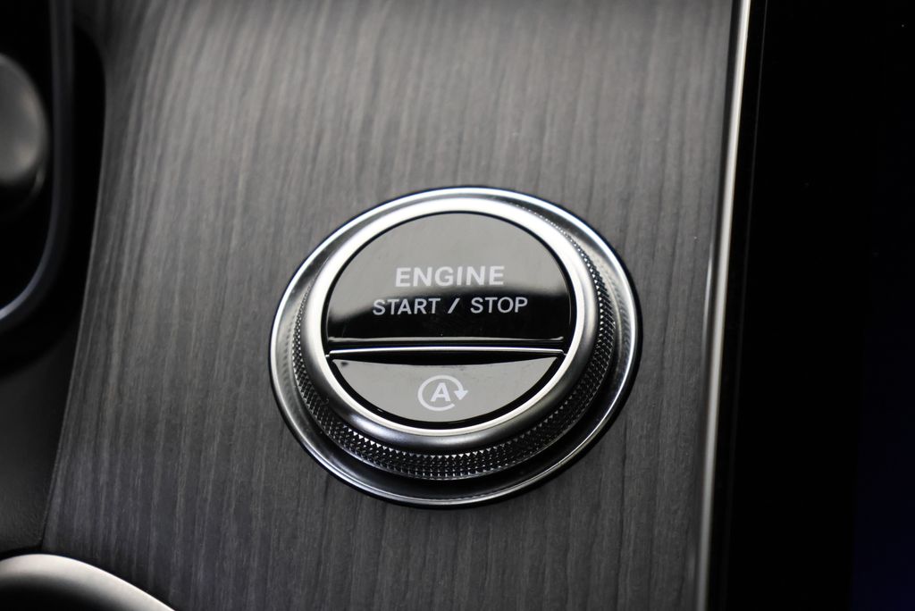 Thumbnail: 2025 Mercedes-Benz GLC - 26