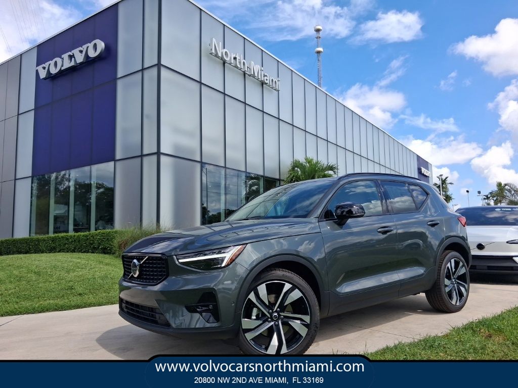 2026 Volvo XC40 Plus