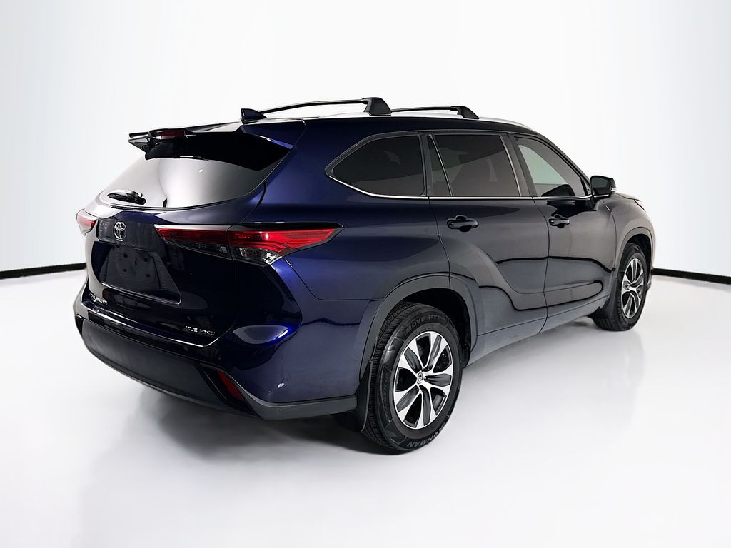 Thumbnail: 2023 Toyota Highlander - 5