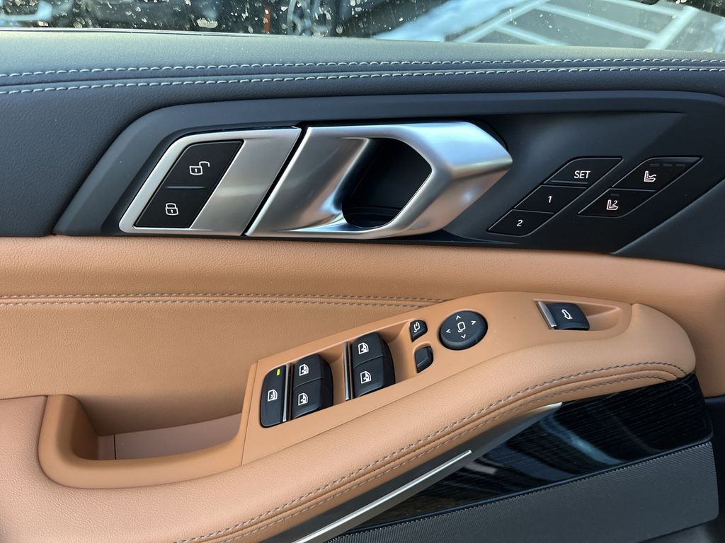 Thumbnail: 2026 BMW X5 - 13