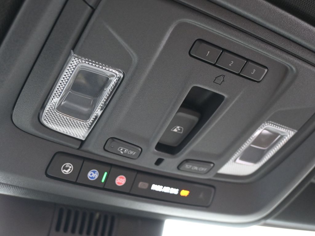 Used 2025 Black Chevrolet High Country image 33