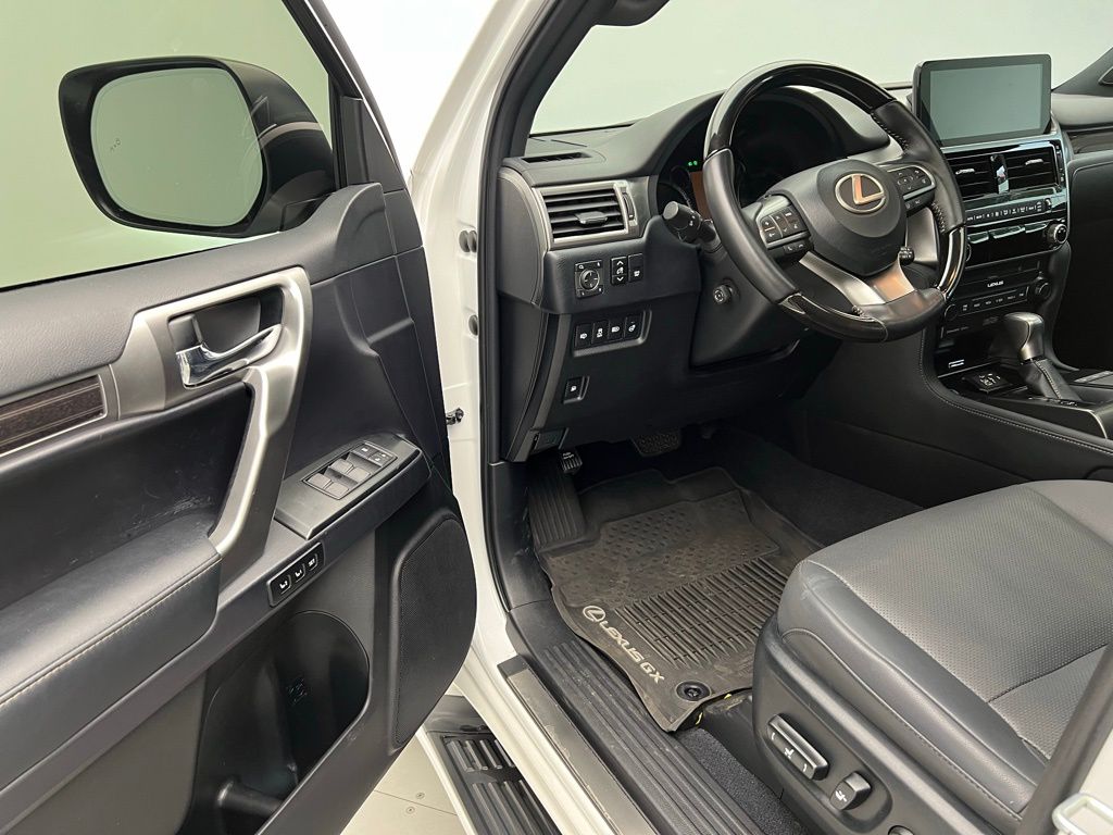 2023 Lexus GX 460 25