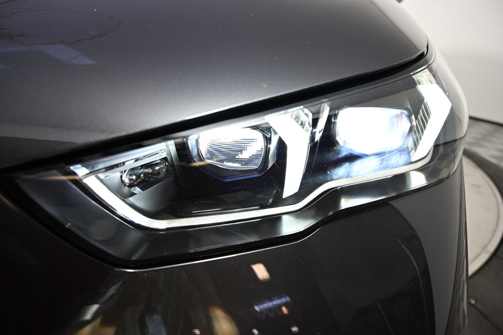 Thumbnail: 2026 BMW 5 Series - 9
