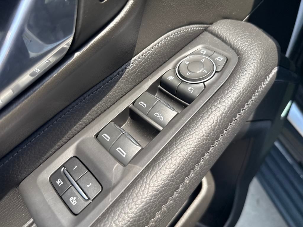 2023 GMC Yukon Denali photo