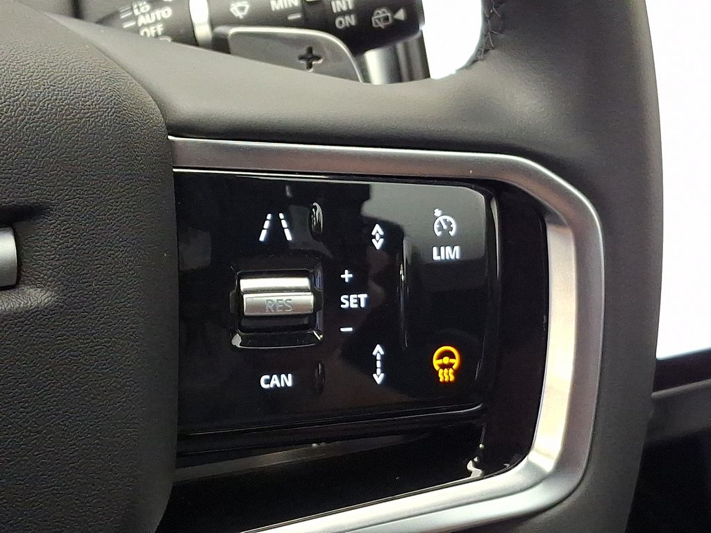 Thumbnail: 2025 Land Rover Discovery Sport - 24