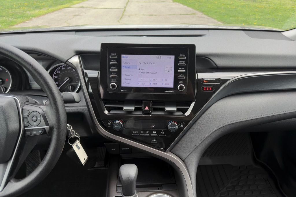 View vehicle photo 3