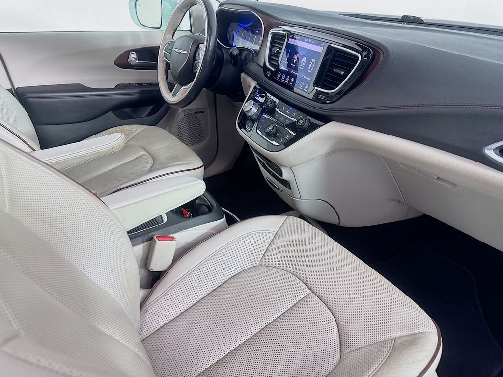 Used Car 2019 Chrysler Pacifica  Limited For Sale Under $20,000 In Austin, Texas