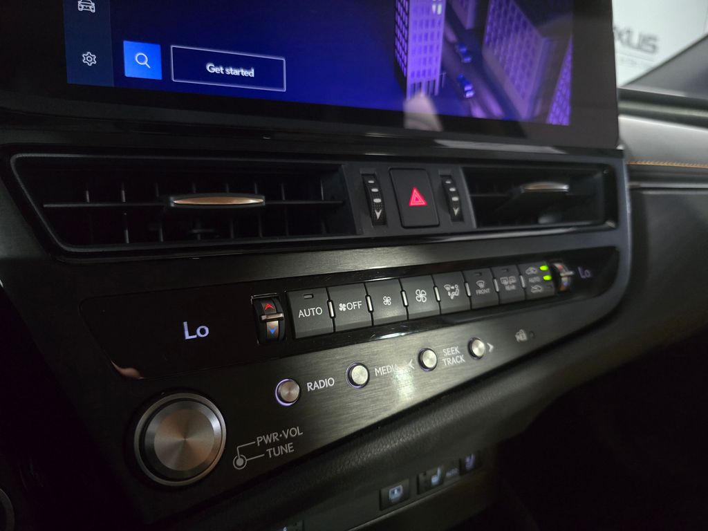 Thumbnail: 2025 Lexus ES - 22