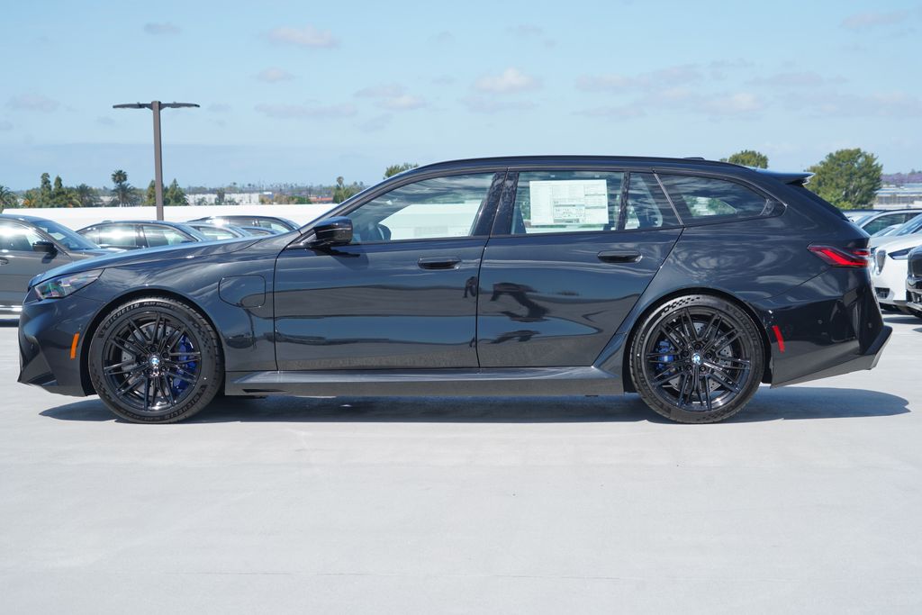 Thumbnail: 2026 BMW M5 - 4