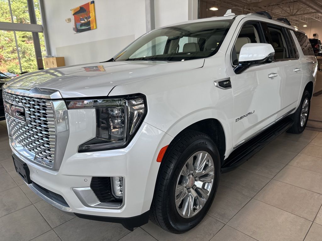 2021 GMC Yukon XL Denali 3