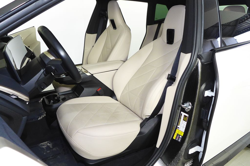 Thumbnail: 2023 BMW iX - 21