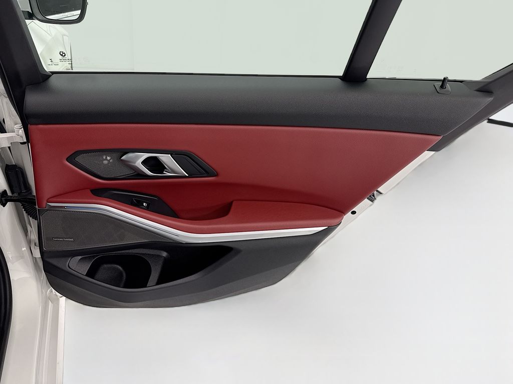 Thumbnail: 2025 BMW 3 Series - 26