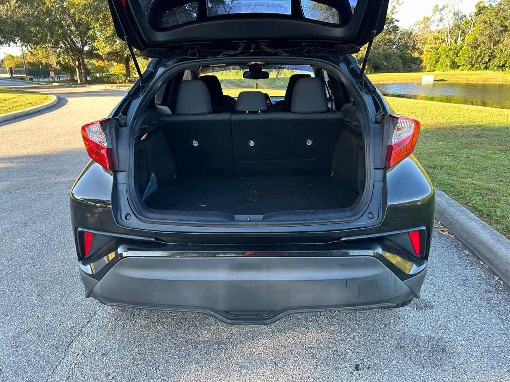 Thumbnail: 2019 Toyota C-HR - 10