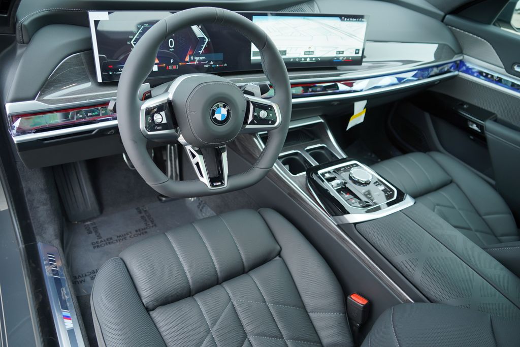 Thumbnail: 2026 BMW 7 Series - 12