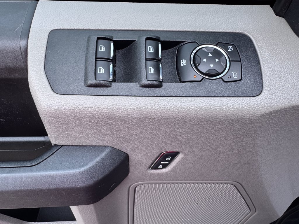 Used 2019 Magma Red Ford XL image 13