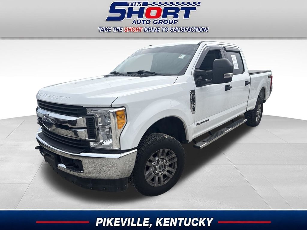 Oxford White 2017 Ford F-250 Super Duty Pickup Truck Four-Wheel Drive 6-Speed Automatic