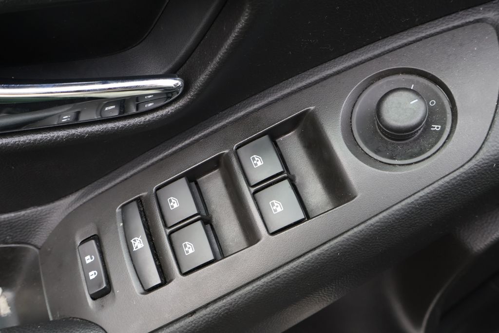 Thumbnail: 2016 Chevrolet Trax - 12