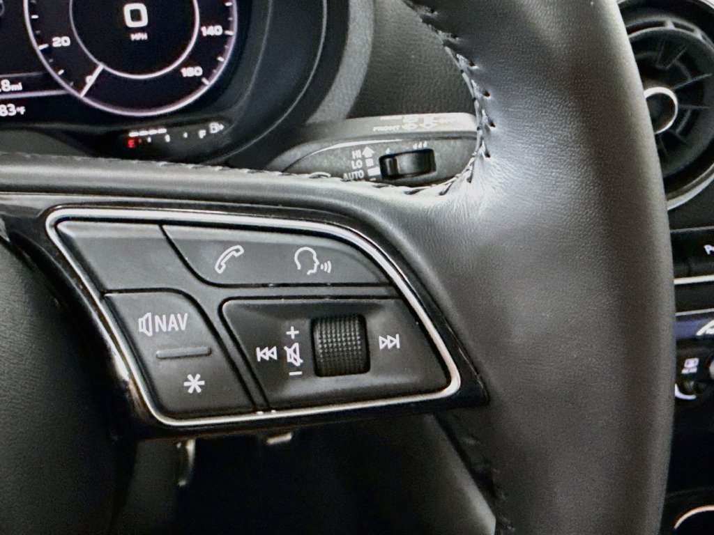 Thumbnail: 2018 Audi A3 e-tron - 12
