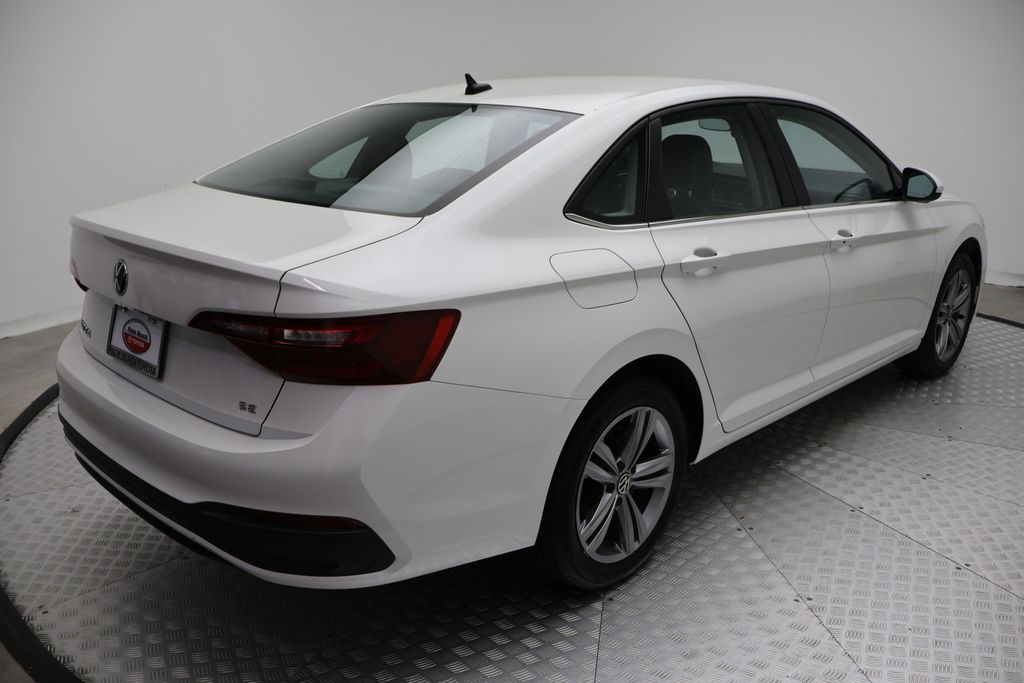 Thumbnail: 2022 Volkswagen Jetta - 8