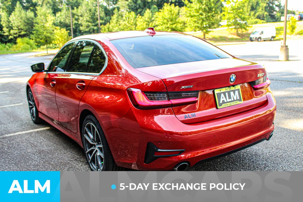 Used 2022 Red BMW 330i xDrive image 3