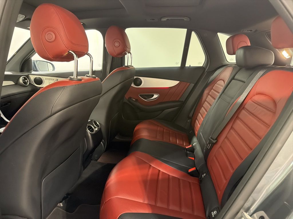 Used 2022  Mercedes-Benz GLC 300 image 22
