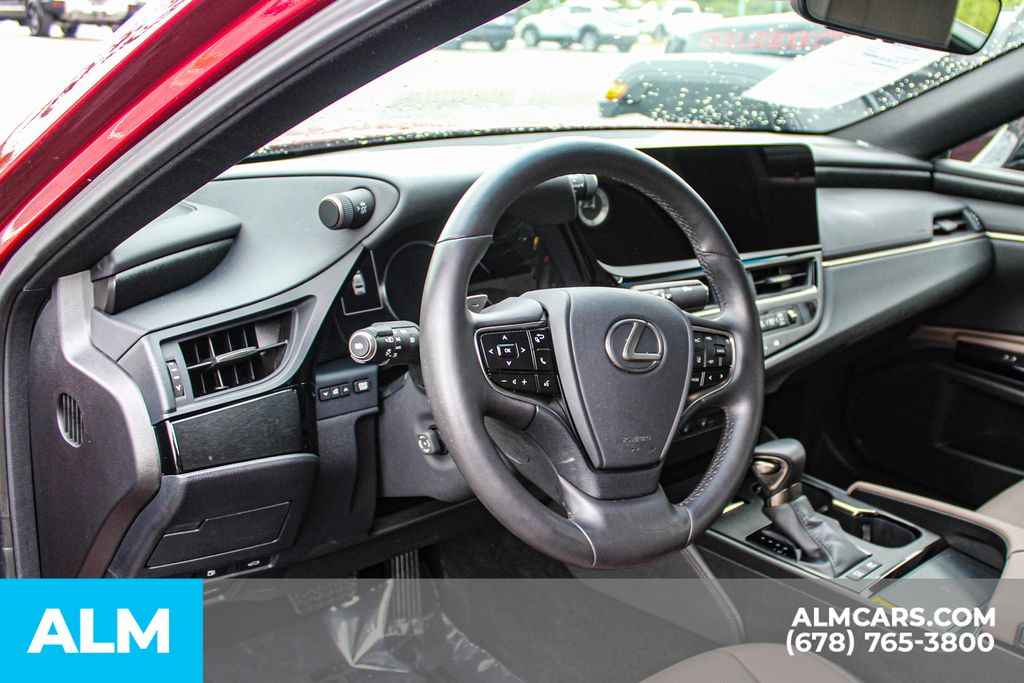 Used 2025 Red Lexus 300h image 22