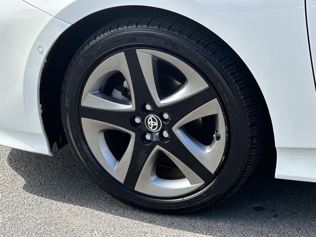 Thumbnail: 2020 Toyota Prius - 15