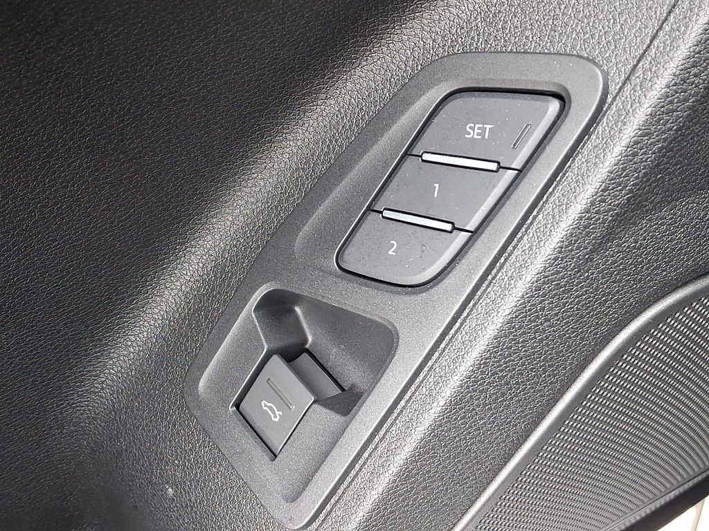 Thumbnail: 2025 Audi Q3 - 28