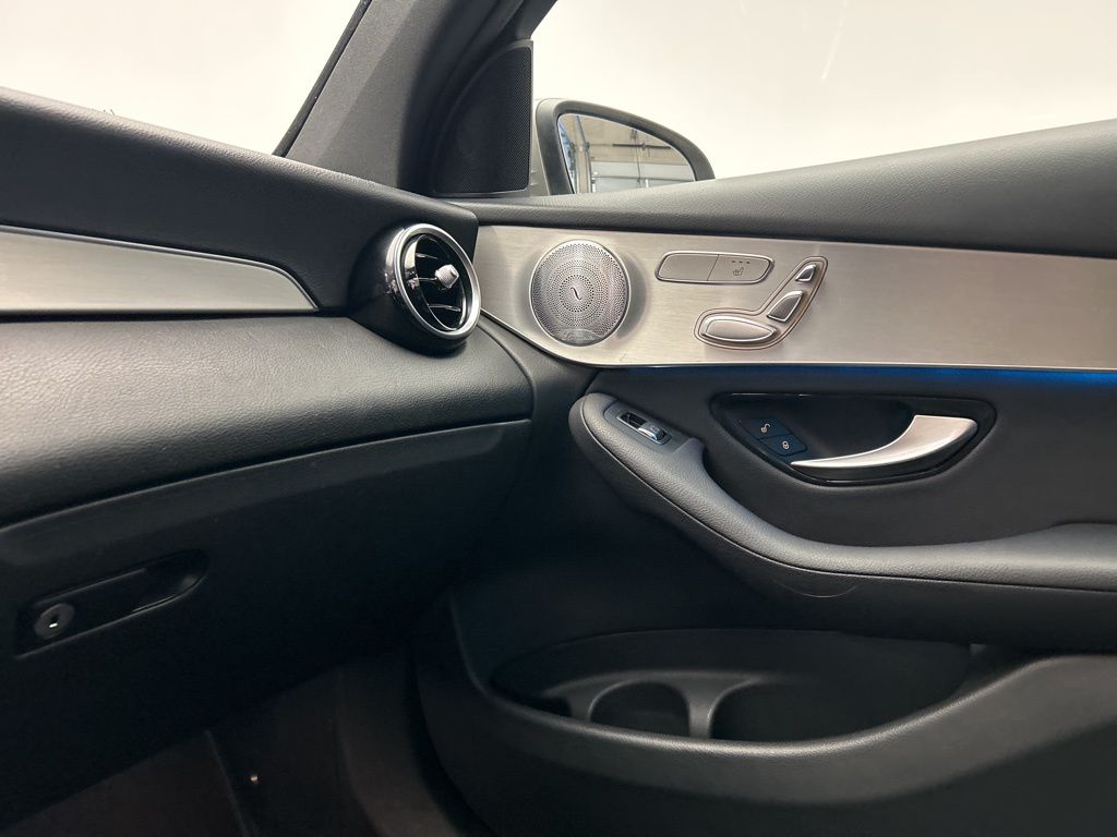 Thumbnail: 2019 Mercedes-Benz GLC - 20