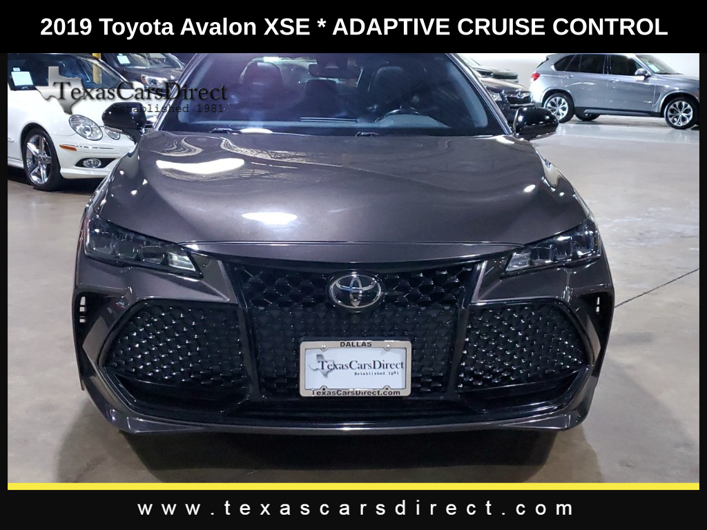 2019 Toyota Avalon XSE 2